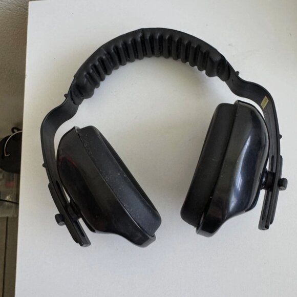 Walker’s Passive Hearing Protection Earmuffs - Black - Noise Reduction - Used - Picture 1 of 9
